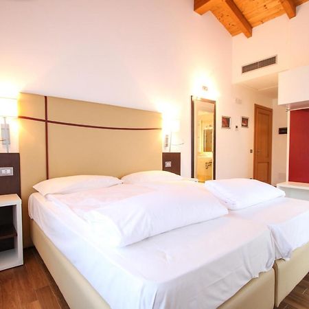 Thai Orchidee Restaurant&Rooms Garda  Exterior foto